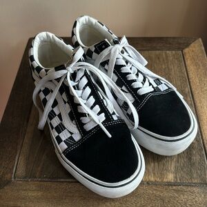 Women’s platform low top checkerboard vans sneakers
